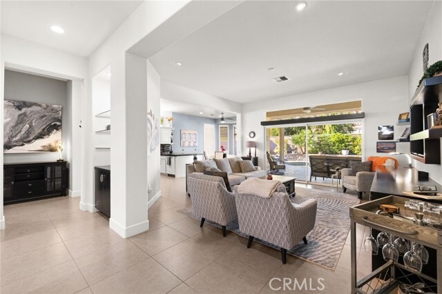 Building Photo - 36627 Crown St