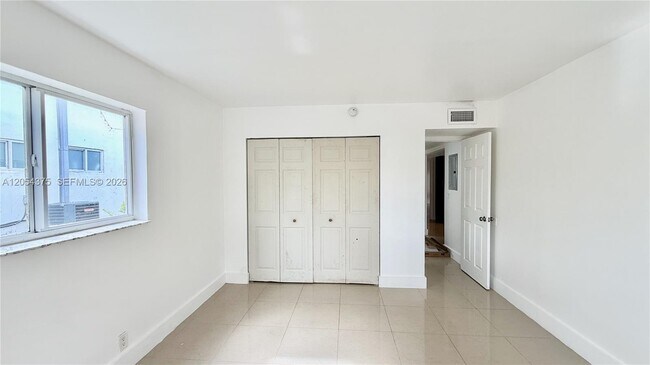 Building Photo - 1548 SW 5th Pl