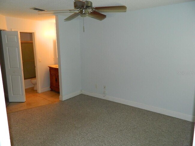 Building Photo - 2593 Grassy Point Dr