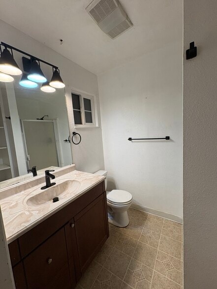 Building Photo - 20208 Lago St