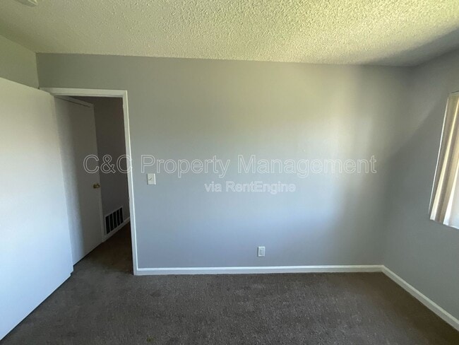 Building Photo - 292 Grecia Ct