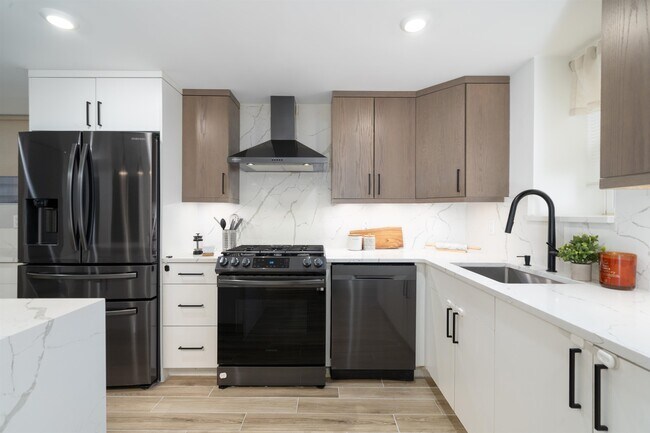 Building Photo - 201 Zabriskie St
