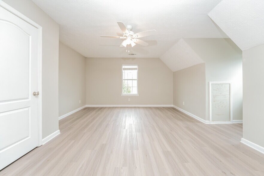 Building Photo - 5055 Towne Park Dr