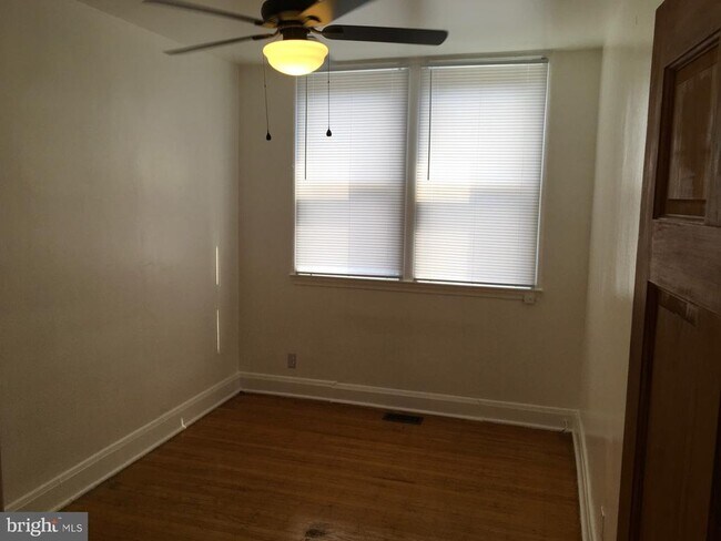 Building Photo - 2477 W Cold Spring Ln