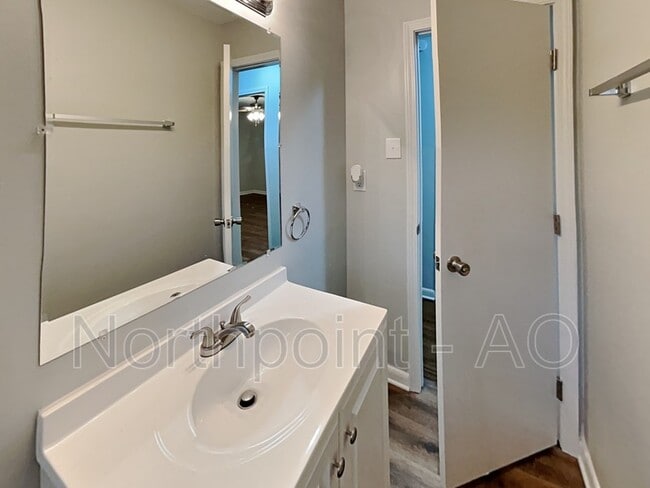 Building Photo - 871 Pineglen Cove