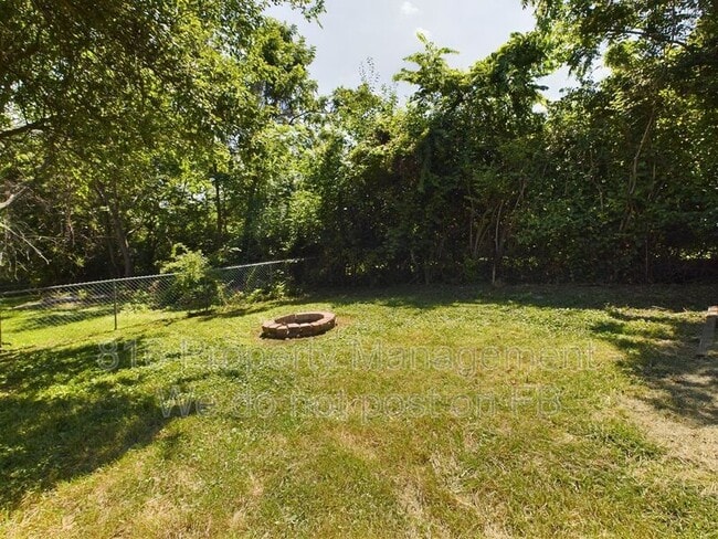 Building Photo - 6724 Sycamore Ave