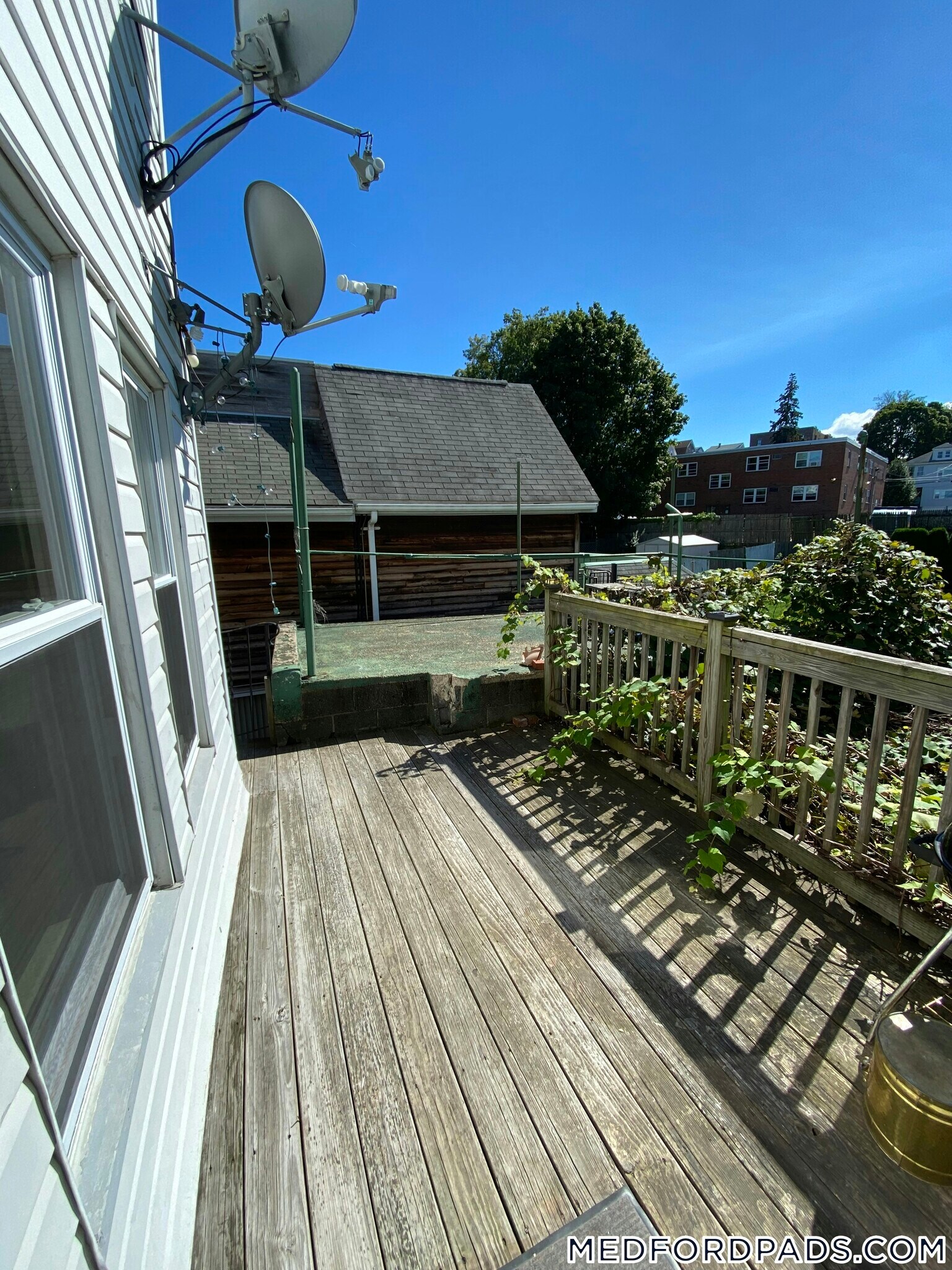 Building Photo - 569 Main St