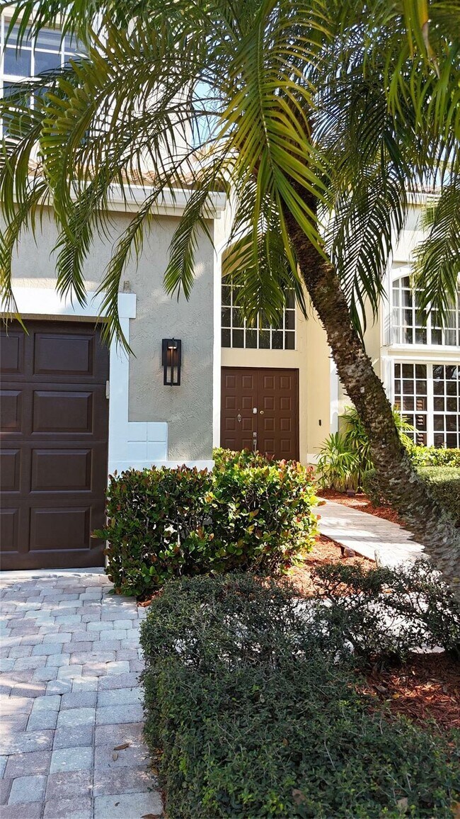 Building Photo - 6733 NW 81st Ct