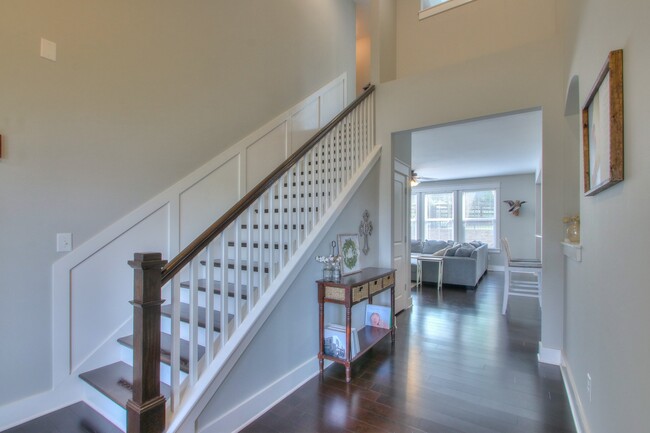 Building Photo - 1113 Camden Cir