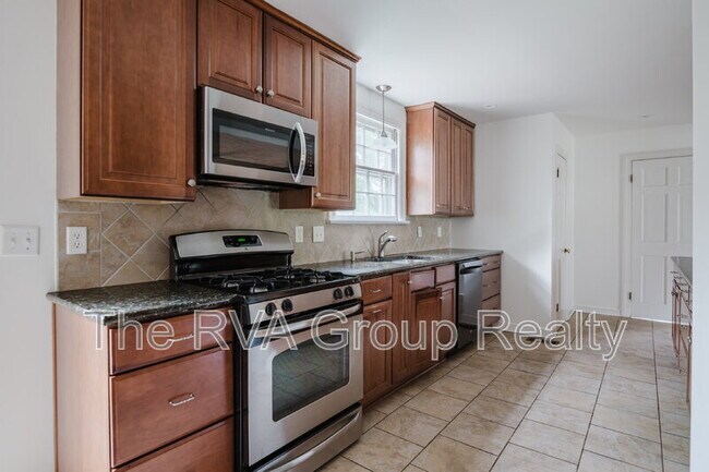 Building Photo - 10075 Aragon Dr