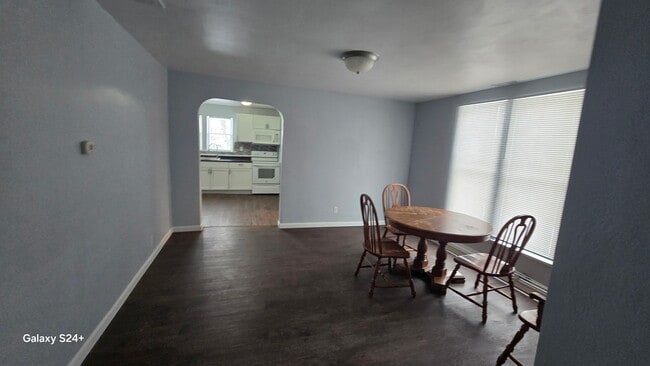 Building Photo - 2209 Central Ave