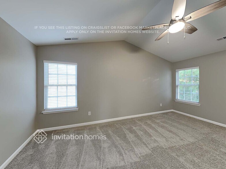 Building Photo - 115 Pebblestone Dr