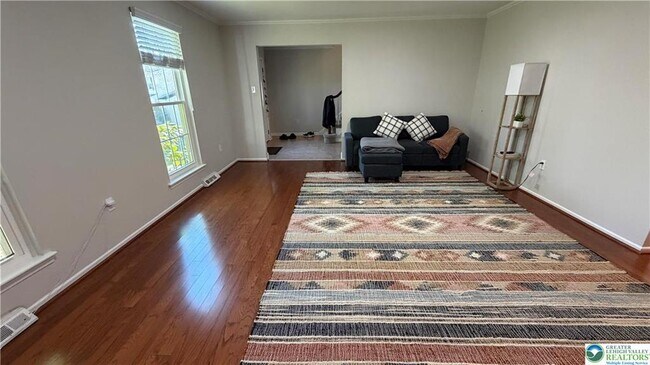 Building Photo - 639 Heather Ln