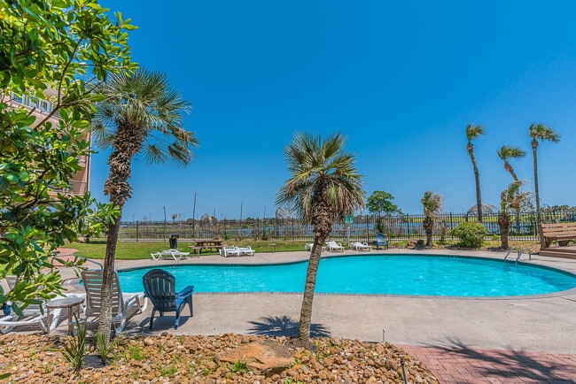Building Photo - 9520 Seawall Blvd