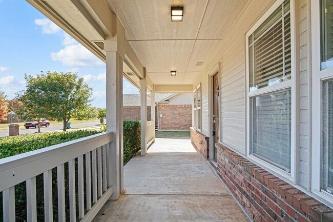 Building Photo - Beautiful 2 Bedroom - 2 Bathroom in Deer C...