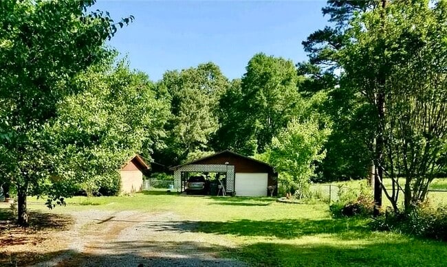 Building Photo - 495 County Road 2418