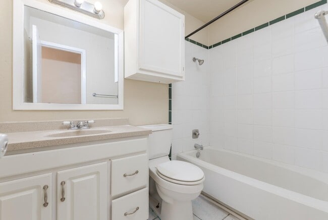 Building Photo - 9402 Valley Ridge