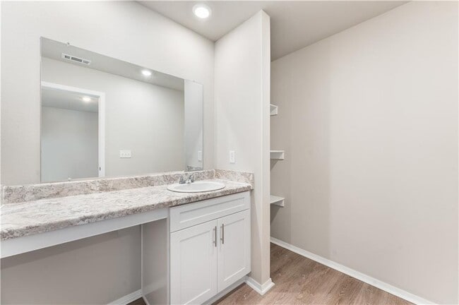 Building Photo - 6812 Memphis