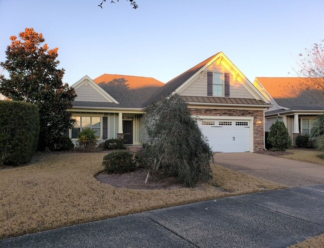 Building Photo - ~ COMPASS POINTE ~