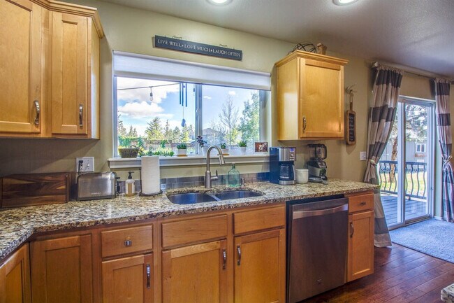 Building Photo - 63055 Yampa Way