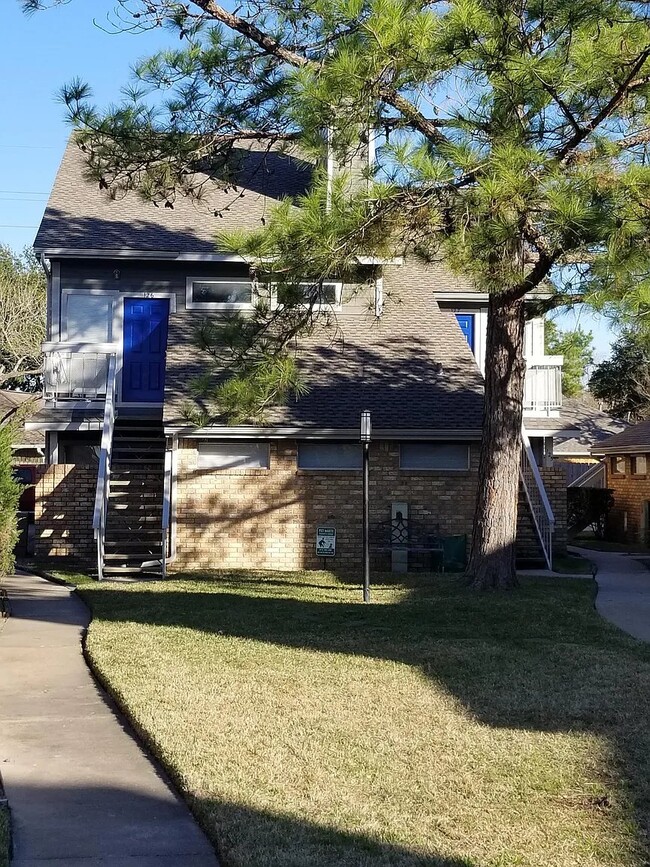 Building Photo - 11240 Perry Rd