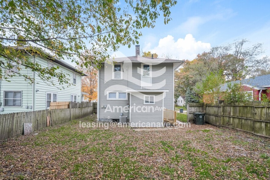 Building Photo - 1712 E Bowman St