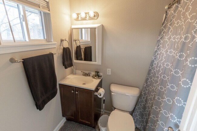 Building Photo - 105 N Garth Ave