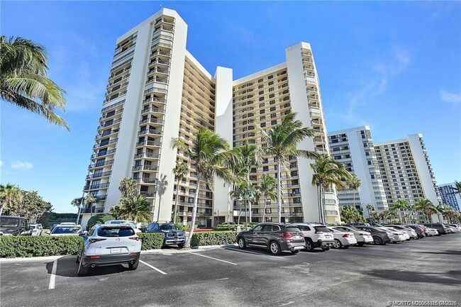 Building Photo - 9500 S Ocean Dr