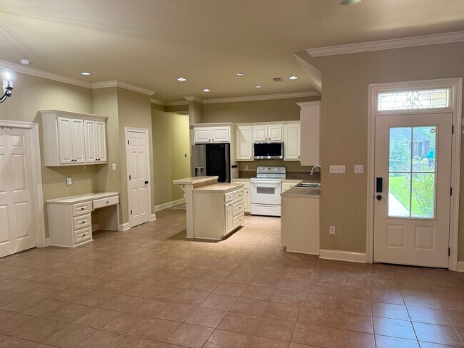 Building Photo - 3BD 2BA House on Nicholson Lakes Subdivision