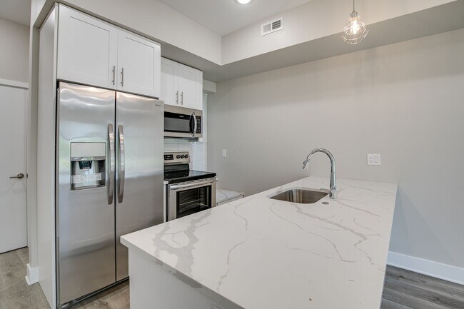 Building Photo - 2015 N College Ave