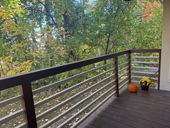 Building Photo - 285 Hildred Dr