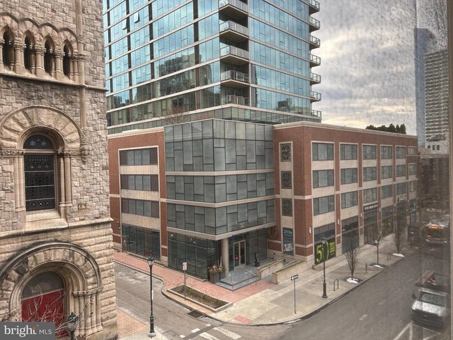 Building Photo - 2101 Chestnut St