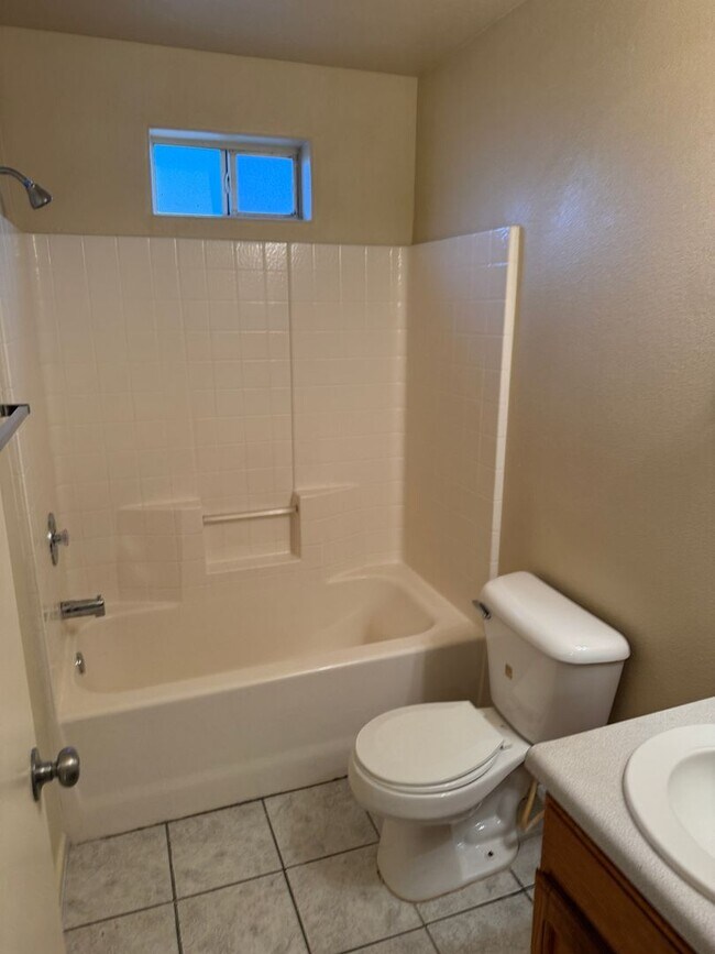 Building Photo - 4 Bedroom 2 Bath Corner Lot Home