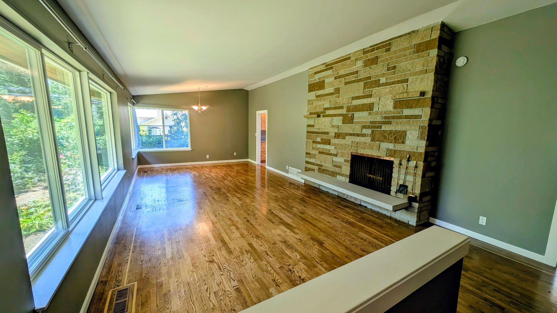 Building Photo - 704 N 163rd St