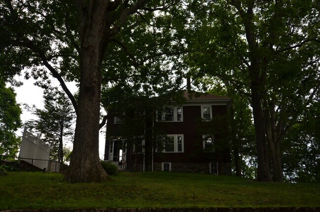 Primary Photo - 46-2 Oakland St