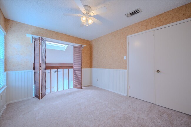 Building Photo - 13034 Leader St