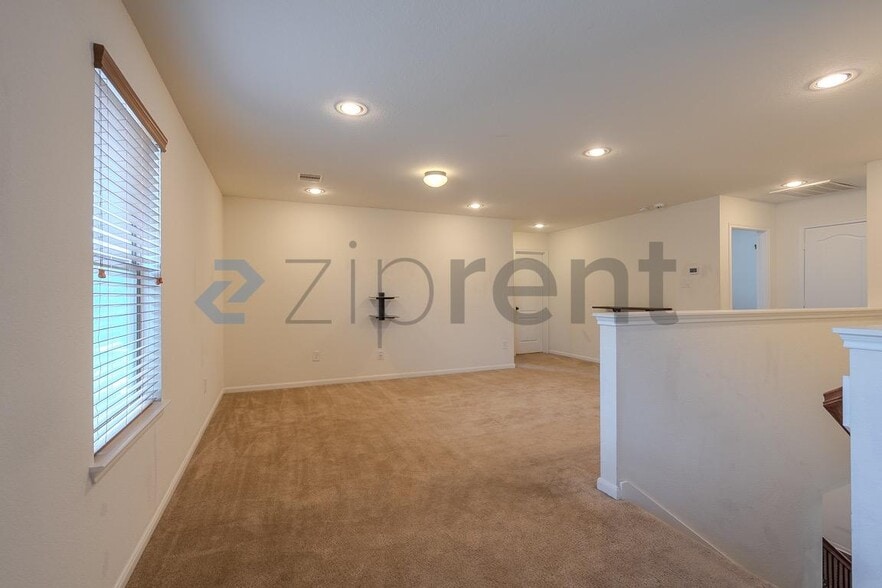 Building Photo - 2730 Volute