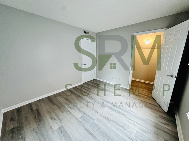 Building Photo - Updated 1BR in Portland! *Section 8 accepted*