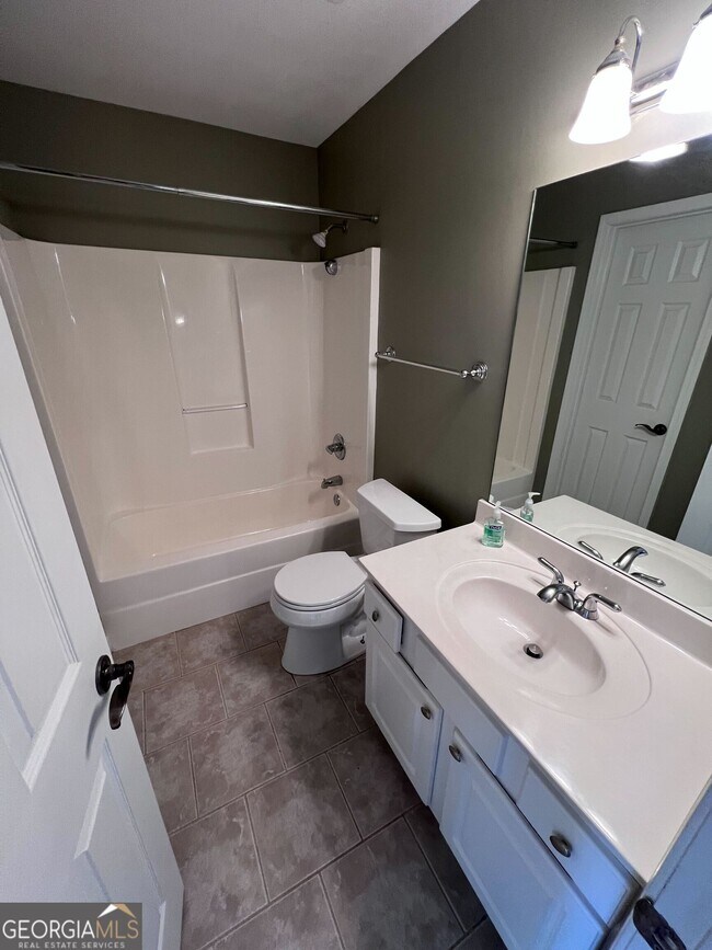 Building Photo - 119 Tullamore Trail