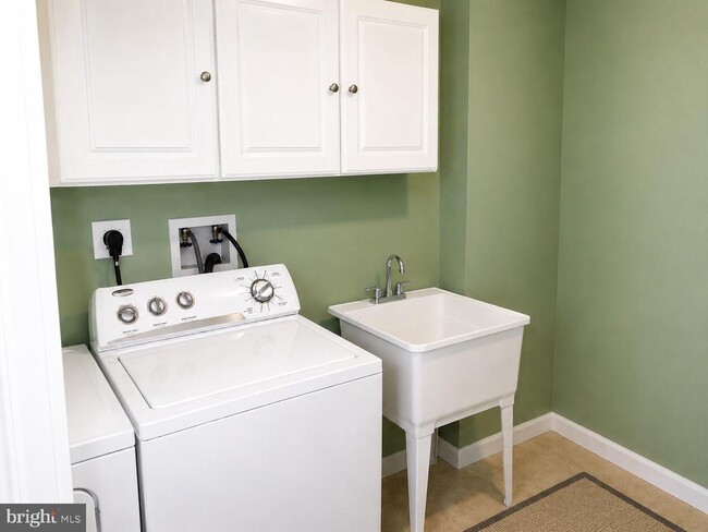 Building Photo - 7506 Burdette Way