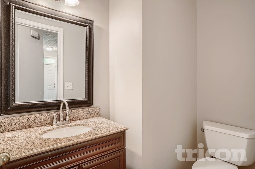 Building Photo - 415 Park Creek Trce