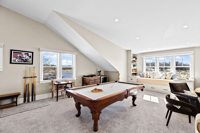 Building Photo - 67 Border St