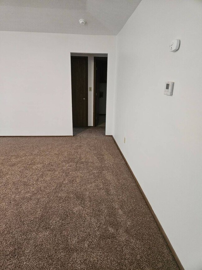 Building Photo - 607/609 W. Edgewood