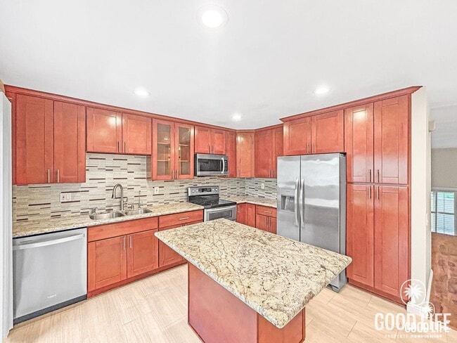 Building Photo - Beautiful 3B/2.5BA W/ Attached 2 Car Garage, A/C, & W/D in La Jolla!