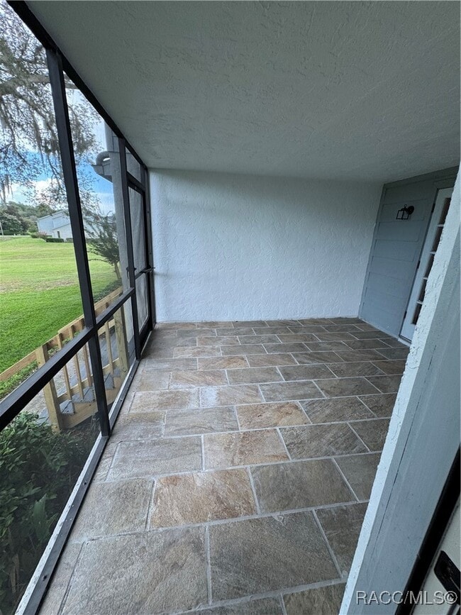 Building Photo - 790 E Gilchrist Ct