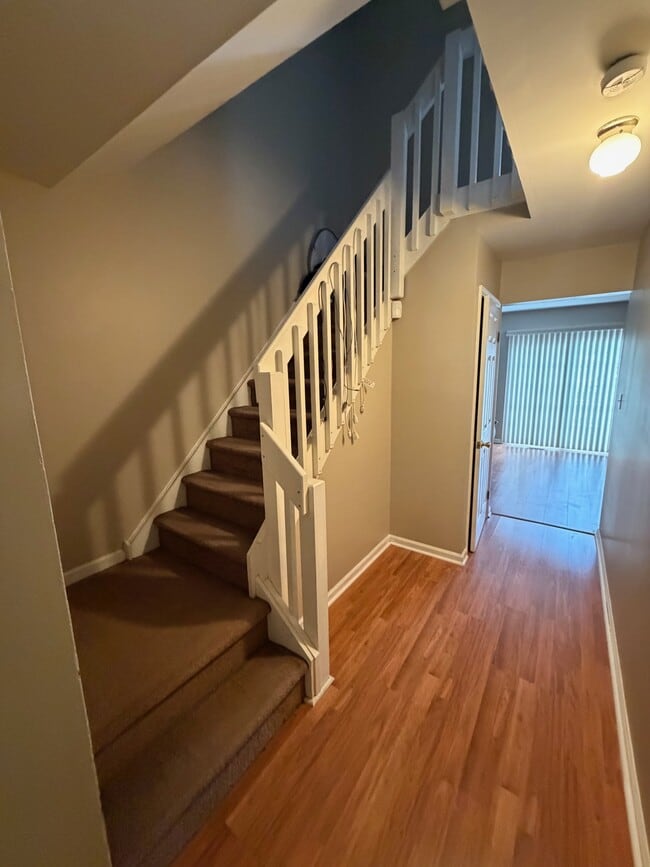 Building Photo - 7 Lenape Ln