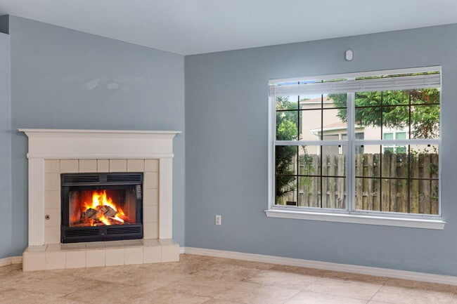 Building Photo - 210 S Shore Dr