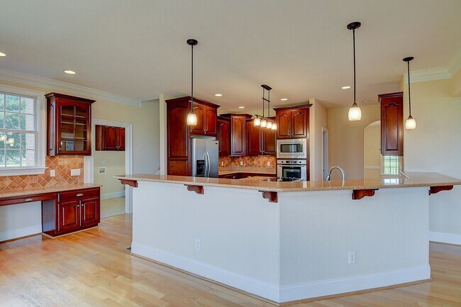 Building Photo - BEAUTIFUL HOME FOR RENT SOUTH CHESAPEAKE!