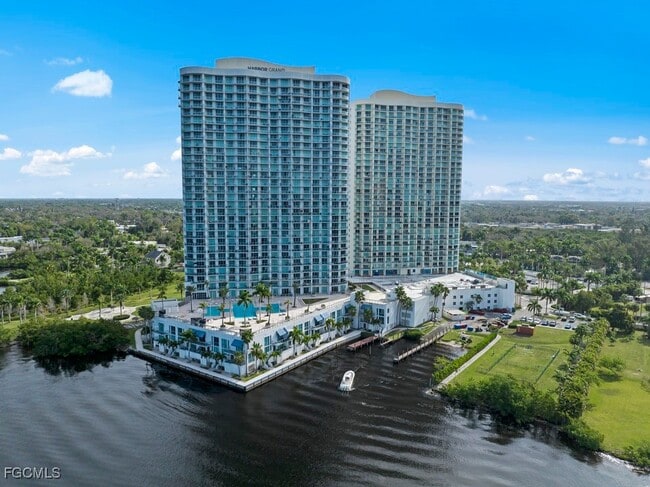 Primary Photo - 3000 Oasis Grand Blvd