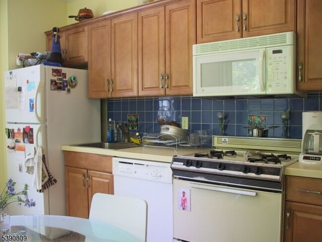 Building Photo - 177 Ashland Ave